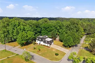 492 S Susan Creek Dr, Stone Mountain, GA 30083 - Photo 3