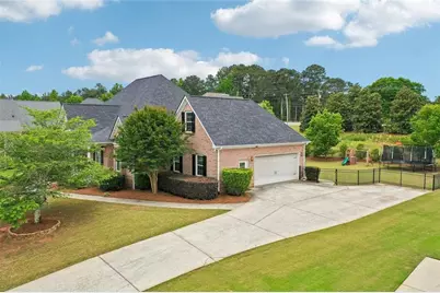 807 Kennedy Court, Loganville, GA 30052 - Photo 3