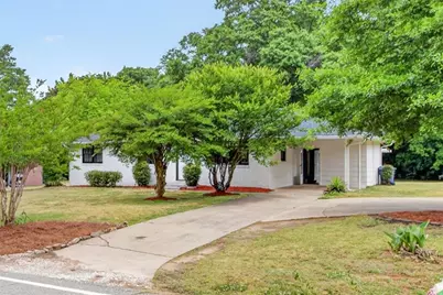 207 Buena Vista Street, Winder, GA 30680 - Photo 3