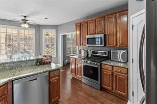 310 Persimmon Dr, Sharpsburg, GA 30277 - Photo 13