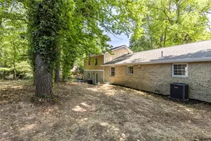 383 Ben Ave SW, Lilburn, GA 30047 - Photo 35