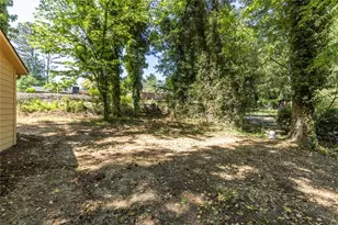 383 Ben Ave SW, Lilburn, GA 30047 - Photo 31