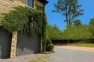 645 Londonberry Rd, Atlanta, GA 30327 - Photo 9