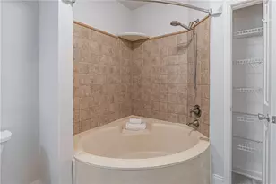 240 Renaissance Parkway NE, Atlanta, GA 30308 - Photo 29