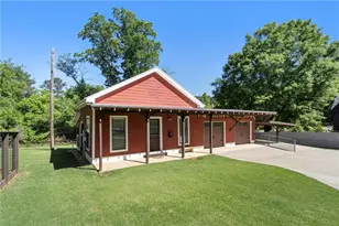 527 Main St, Suwanee, GA 30024 - Photo 7