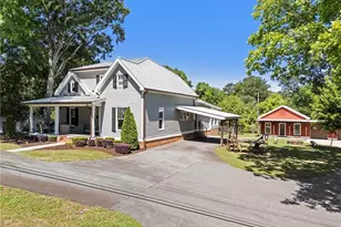 527 Main St, Suwanee, GA 30024 - Photo 1
