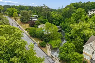271 Lakemoore Dr NE, Atlanta, GA 30342 - Photo 27