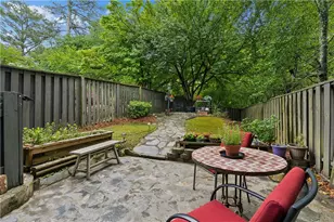 271 Lakemoore Dr NE, Atlanta, GA 30342 - Photo 17