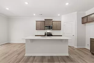 1391 Lincoln Ln, Braselton, GA 30517 - Photo 5