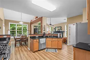 5910 Lake Windsor Pkwy, Buford, GA 30518 - Photo 15