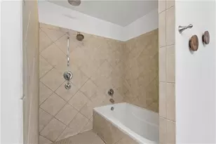 1260 Van Allen Mews NW, Atlanta, GA 30318 - Photo 17