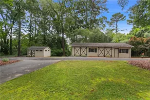 1025 Rays Rd, Stone Mountain, GA 30083 - Photo 5