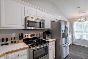 136 Silverstone Cir, Jefferson, GA 30549 - Photo 9