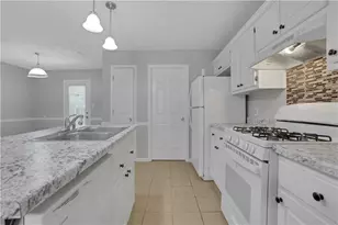 1338 N Hampton Dr, Hampton, GA 30228 - Photo 9