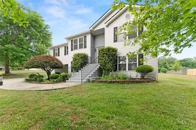 4570 Summerset Drive, Gainesville, GA 30507 - Photo 3