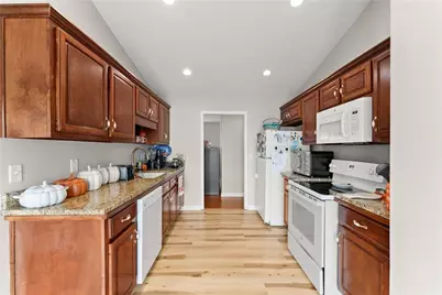 4570 Summerset Drive, Gainesville, GA 30507 - Photo 13