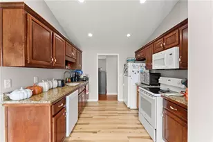4570 Summerset Dr, Gainesville, GA 30507 - Photo 13