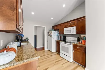 4570 Summerset Drive, Gainesville, GA 30507 - Photo 15