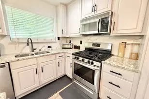 5292 Biffle Rd, Stone Mountain, GA 30088 - Photo 15