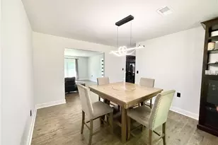 5292 Biffle Rd, Stone Mountain, GA 30088 - Photo 9