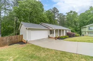 1600 Oleander Ln SW, Lilburn, GA 30047 - Photo 39