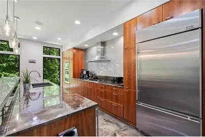 643 Larchmont Circle NW, Atlanta, GA 30318 - Photo 7