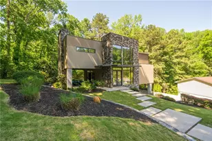 643 Larchmont Cir NW, Atlanta, GA 30318 - Photo 3