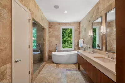 643 Larchmont Circle NW, Atlanta, GA 30318 - Photo 15