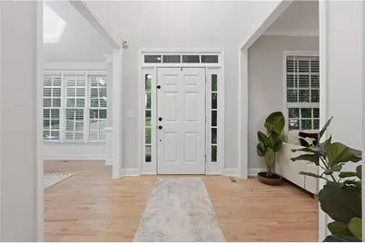 682 Montglade Court, Suwanee, GA 30024 - Photo 3
