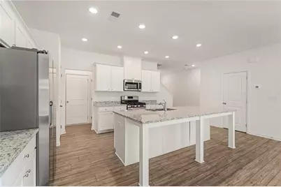 649 Isom Walk, Suwanee, GA 30024 - Photo 9