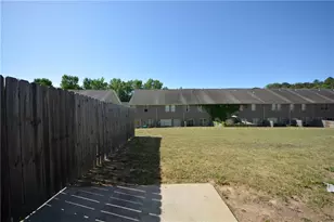 1937 Old Dogwood, Jonesboro, GA 30238 - Photo 3