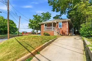 2036 McPherson Dr, East Point, GA 30344 - Photo 17