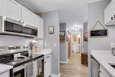 3655 Habersham Road NE #B148, Atlanta, GA 30305 - Photo 7