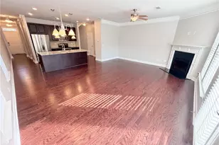 10555 Naramore Ln, Alpharetta, GA 30022 - Photo 3