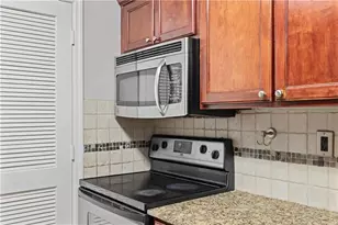 640 Granville Ct, Atlanta, GA 30328 - Photo 15
