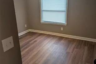 957 Hemingway Rd, Stone Mountain, GA 30088 - Photo 11