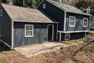957 Hemingway Rd, Stone Mountain, GA 30088 - Photo 1