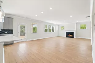 930 Elderberry Ct, Lawrenceville, GA 30045 - Photo 11