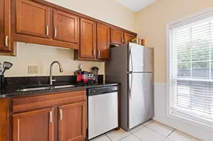 5145 Chemin De Vie, Atlanta, GA 30342 - Photo 11