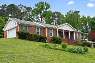 2739 Rainbow Ridge Rd, Decatur, GA 30034 - Photo 9