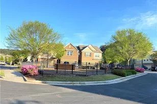 2186 Hillview Dr NE, Atlanta, GA 30329 - Photo 39