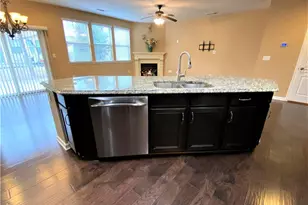 2186 Hillview Dr NE, Atlanta, GA 30329 - Photo 15