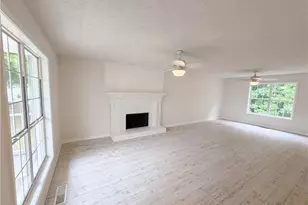 1555 Rose Pointe Dr, Loganville, GA 30052 - Photo 3
