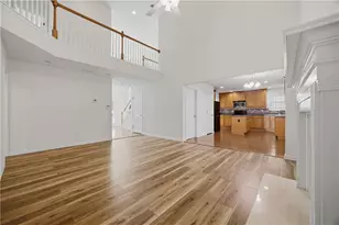 910 Park Knoll Ct, Lawrenceville, GA 30043 - Photo 7
