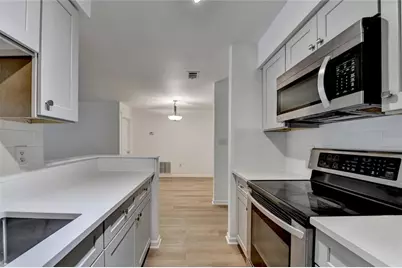 4101 Pine Heights Drive NE, Atlanta, GA 30324 - Photo 9