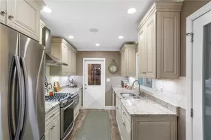927 Flagler Cir, Smyrna, GA 30080 - Photo 3