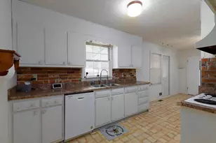 3883 N Pebble Dr, Douglasville, GA 30134 - Photo 9