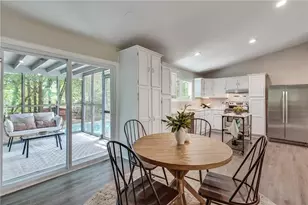 9665 Pine Thicket Way, Roswell, GA 30075 - Photo 7