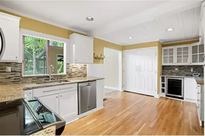 1137 Kingsley Circle NE, Atlanta, GA 30324 - Photo 11