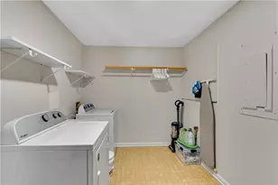 126 E Lake Dr, Roswell, GA 30075 - Photo 27